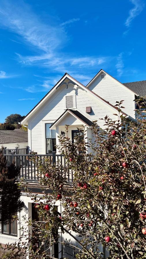 Nicholson House At Beaujolais Hotel Mendocino Exterior photo